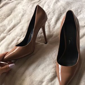 nude simple pointed heel
